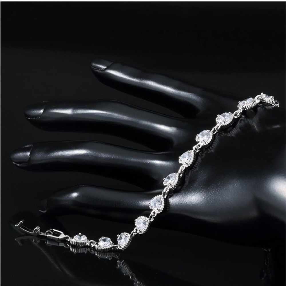 HEARTS BRACELET - Picture 4 of 7